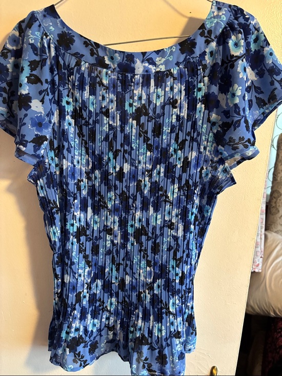 Laura Scott Blue Floral V-Neck Button-Front Blouse - Picture 3 of 4